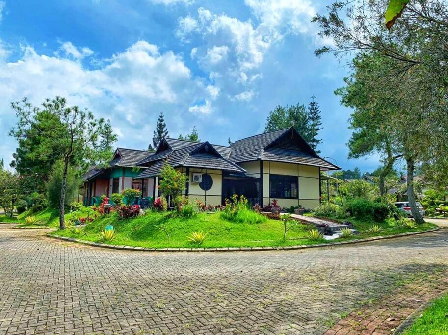 Designer Villa Tokyo Чіанджур Екстер'єр фото