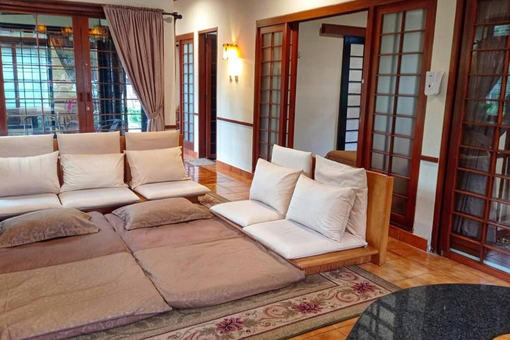 Designer Villa Tokyo Чіанджур Екстер'єр фото