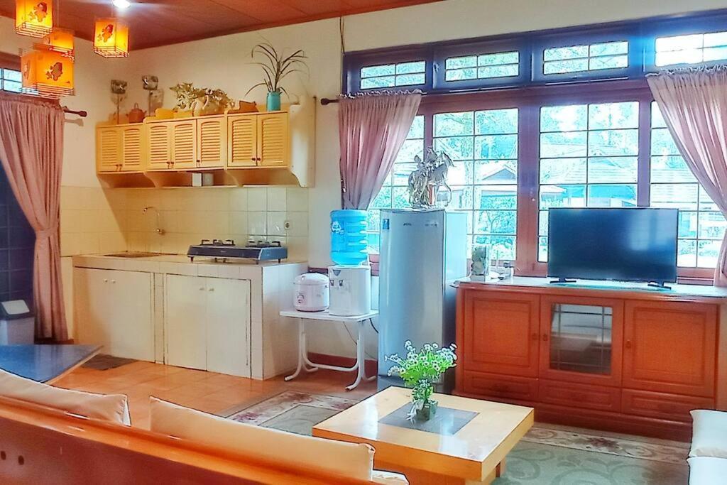 Designer Villa Tokyo Чіанджур Екстер'єр фото