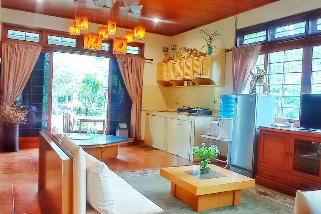 Designer Villa Tokyo Чіанджур Екстер'єр фото