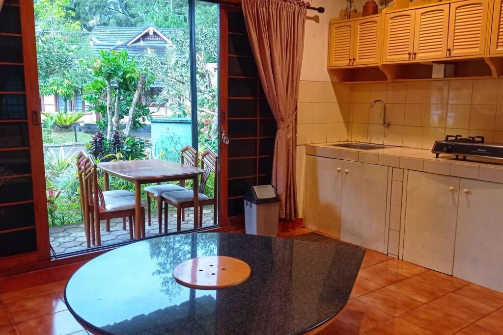 Designer Villa Tokyo Чіанджур Екстер'єр фото