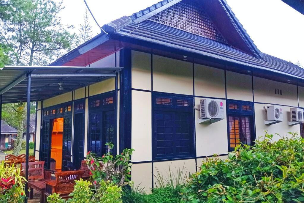 Designer Villa Tokyo Чіанджур Екстер'єр фото